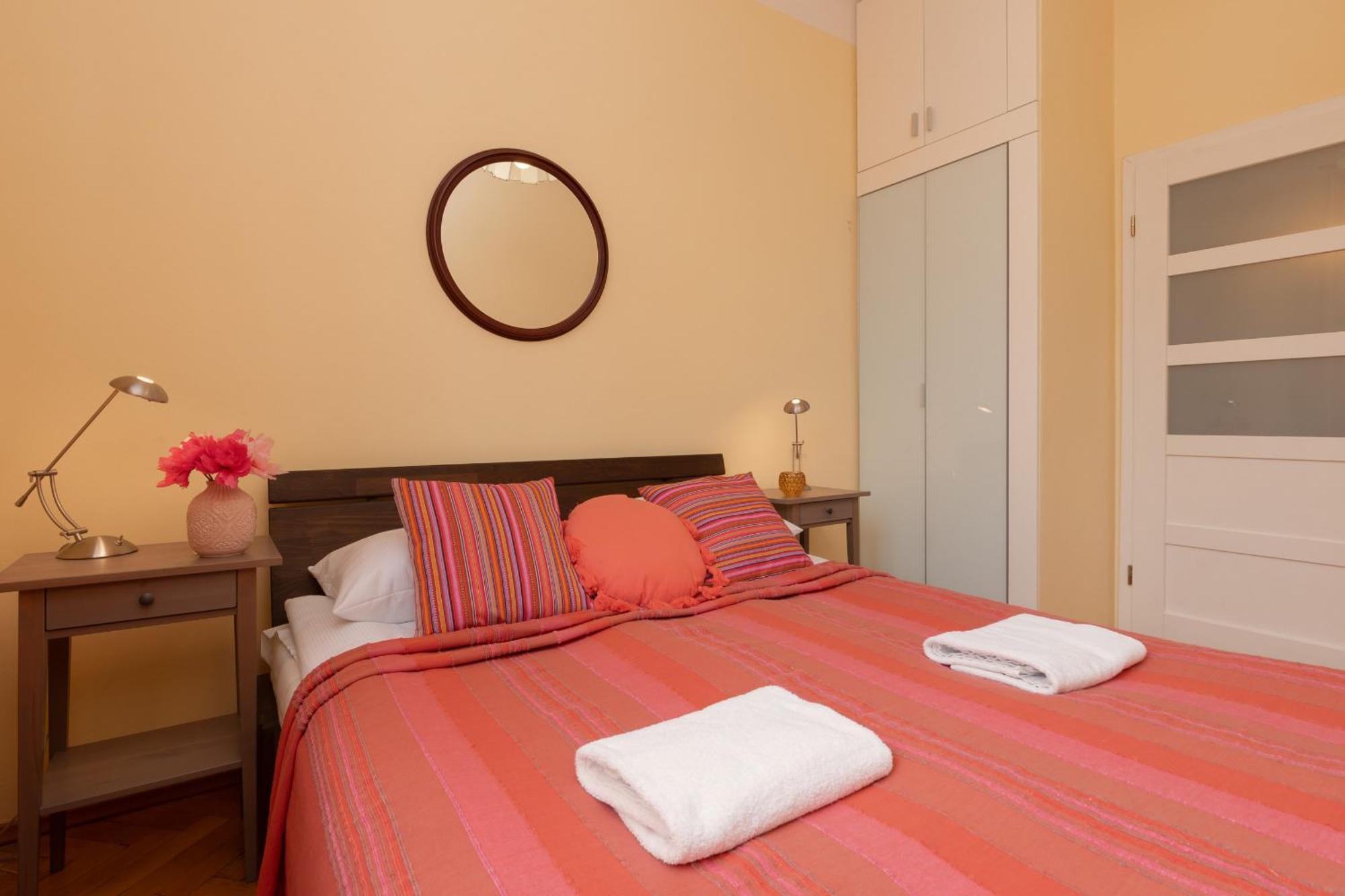 Warsaw New Town Square Apartment For 5 Guests By Noclegi Renters Varsóvia Exterior foto